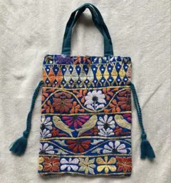 【ほぼ未使用】マライカ　カッチ刺繍古布巾着手提げのサムネイル