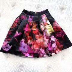 TED BAKER テッドベイカー タック入り花柄チュール仕込みスカート 黒のサムネイル