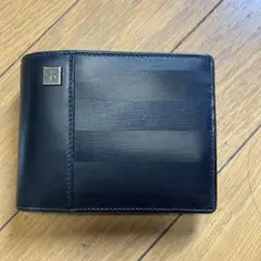 ブラックレザー二つ折り財布