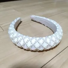 パール装飾ホワイトカチューシャ