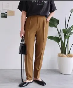 andmeストレッチハイウエストテーパードパンツ ライトブラウン