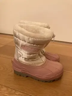 ファー付きピンクブーツ