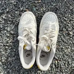 Nike スニーカー ホワイト/イエロー/ブラウン