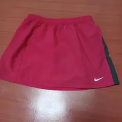 ナイキ　スコート、スカート