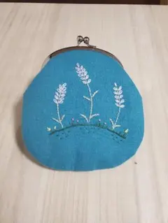 花柄刺繍のがま口ポーチ(ハンドメイド)