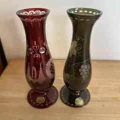 チェコボヘミアンガラス 赤緑 花瓶 2個セット