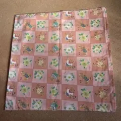 クマと花のデザイン座布団カバー