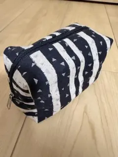 【ハンドメイド】小さめボックスポーチ/黒×ベージュ