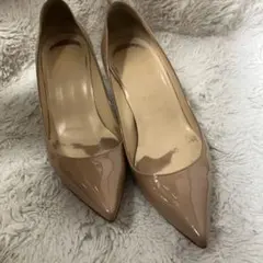 Christian Louboutin ベージュ ポインテッドトゥ ハイヒール