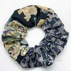 『ヘッズ&テールズ』等　リバティプリント使用の手縫いシュシュ