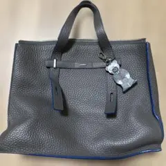 y*k様 FURLA トートバッグ グレー ベアチャーム付きのサムネイル