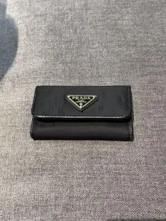 美品 PRADA プラダ キーケース ナイロン 三角ロゴ 黒 4連 サフィアーノ