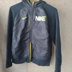 ナイキ　アウター