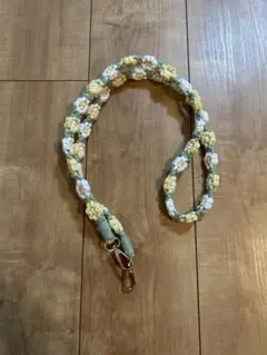 手編み花柄スマホショルダーストラップ