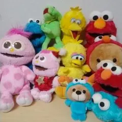 希少！　UNIQLO KAWS✖️セサミストリートぬいぐるみ Authentic Kaws x Sesame Street Uniqlo Plush Cookie Monster (from