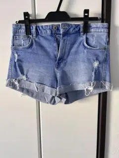 ZARA ライトブルー ショートパンツ