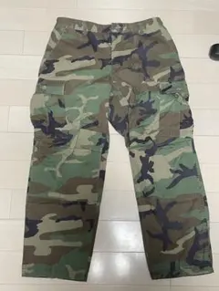 迷彩カーゴパンツ サイドポケット付き