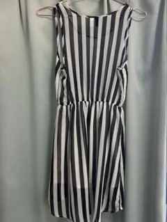 H&M（DIVIDEDライン）モノトーン・ストライプノースリーブワンピース