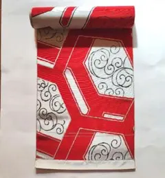 【美品】赤と白•黒•銀の渦巻き模様の帯　名古屋帯　着物　カジュアル　準礼装