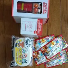 新品未使用 アンパンマン ストローボトル 二段お弁当箱 フォーク グラスのセット