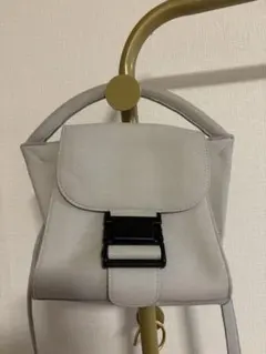 ZUCCa フラップ付きショルダーバッグ グレー 美品のサムネイル