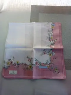 (6335)　新品・WEDGWOOD 花柄 大判ハンカチ ピンク