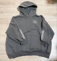 フード付きパーカー グレー
