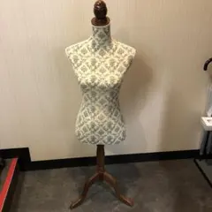 ヴィンテージ花柄マネキン