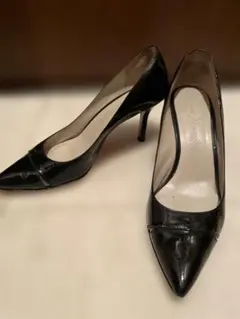 黒 エナメルレザー ポインテッドトゥ ハイヒール 23.5cm