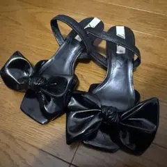 ZARA リボンサンダル　エナメル