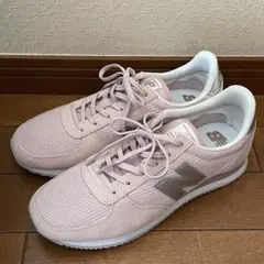 ピンク スニーカー