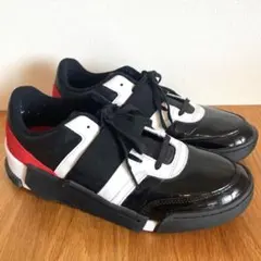 Onitsuka Tiger スニーカー 28.5 ブラック 希少 人気 完売品のサムネイル