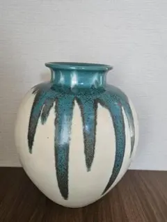 上野焼　工芸品　陶芸　青と白の陶器の壺　飾り壺　花瓶