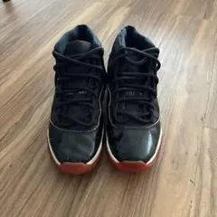 Nike Air Jordan 11 ブラック/レッド