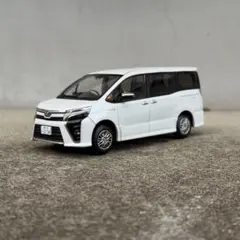 1/24 70 前期 トヨタ ヴォクシー カラーサンプル ミニカー - メルカリ