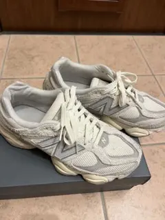 New Balance 9060ホワイト スニーカー