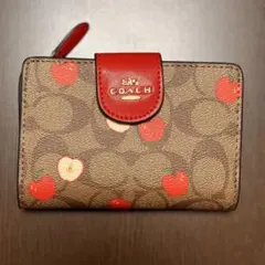 COACH • リンゴ柄 二つ折り財布 ♡ Amazon | [コーチ] アウトレット 二つ折り財布 シグネチャー リンゴ柄