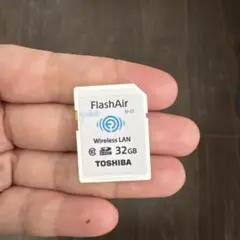 FlashAir TOSHIBA SDカード　32GB プレゼントあり