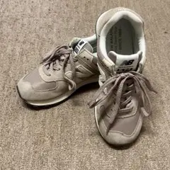 美品★ NEW BALANCE スニーカー 574 ベージュ 24.0㎝のサムネイル