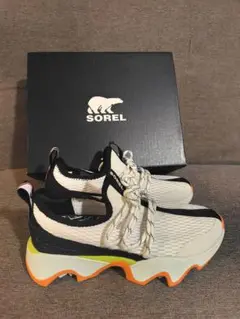 よ*ん様 値下げ　SOREL キネティックスニーカー　23.5のサムネイル