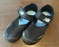New Balance ブラック サンダル