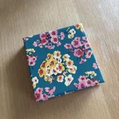 PAUL & JOE アイシャドウパレット