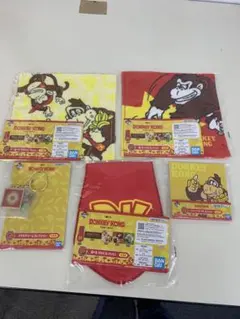 (55)一番くじ DONKEY KONG タオルコレクションなど5点セットのサムネイル