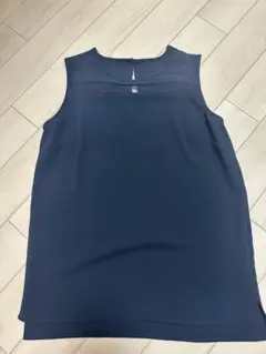 ネイビー　ノースリーブ　ブラウス　金ボタン