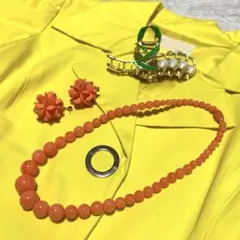 60s風　樹脂ボールネックレス、ピアスセット