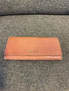 MIUMIU 長財布 ピンク クロコ調 本革のサムネイル