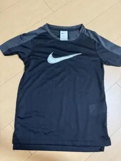 Nike 黒 Sサイズ トレーニング　Tシャツ　130