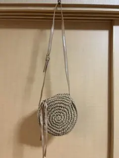 ベージュ 編み込み かごバッグ