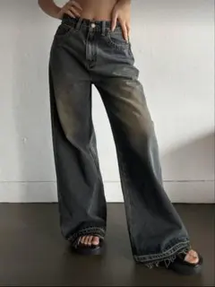 新品 ダークグレー ワイドレッグデニム Ｍ