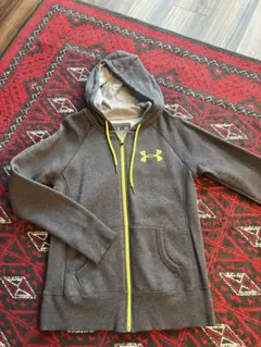 【アンダーアーマー】フード付き　パーカー